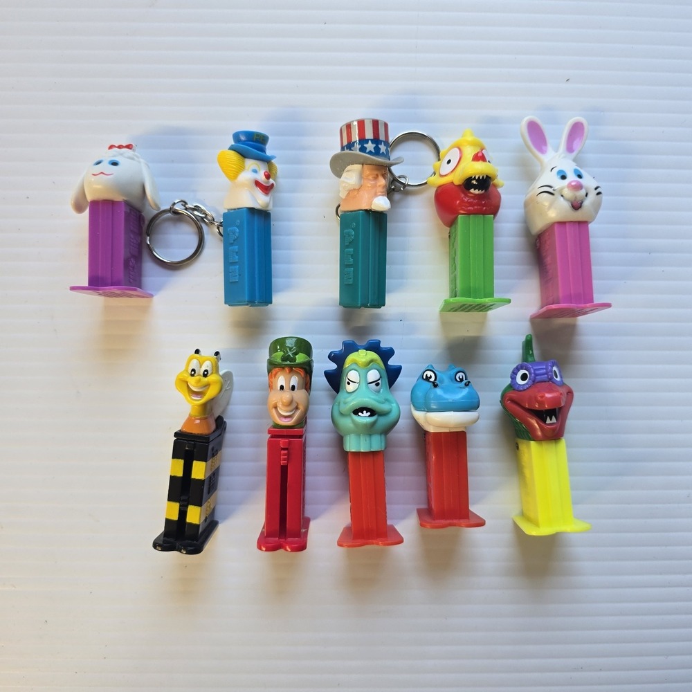 pez mini dispensers and mini keychain dispensers‎ vintage lot Of 10